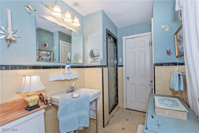 19850 Fairmount Boulevard, Shaker Heights, OH 44118