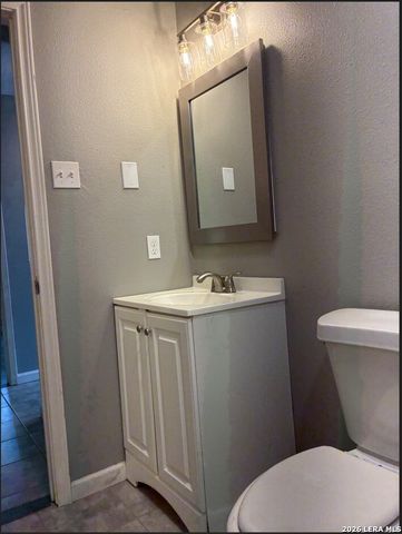 8711 PORT OF CALL DR, San Antonio, TX 78242