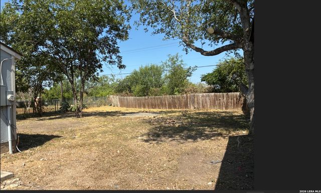 8711 PORT OF CALL DR, San Antonio, TX 78242