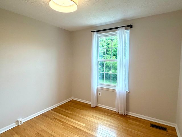 6812 ERICKA AVE, Alexandria, VA 22310