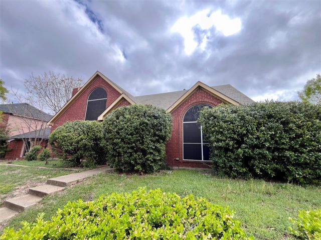 231 N Waterford Oaks Drive, Cedar Hill, TX 75104