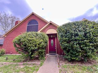 231 N Waterford Oaks Drive, Cedar Hill, TX 75104