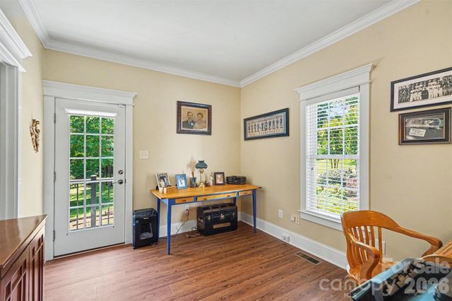 162 Twin Lakes Drive, Statesville, NC 28625