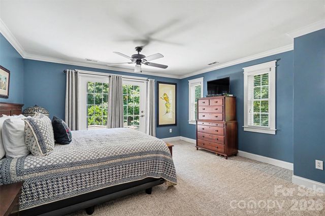 162 Twin Lakes Drive, Statesville, NC 28625