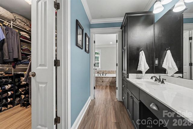 162 Twin Lakes Drive, Statesville, NC 28625