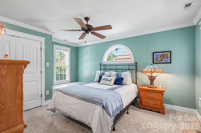 162 Twin Lakes Drive, Statesville, NC 28625