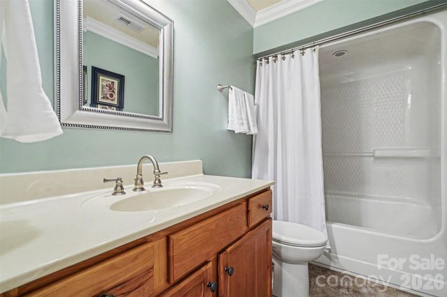 162 Twin Lakes Drive, Statesville, NC 28625