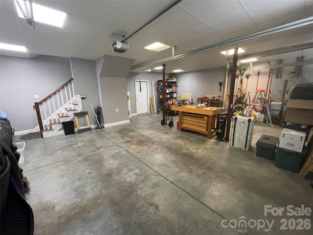162 Twin Lakes Drive, Statesville, NC 28625
