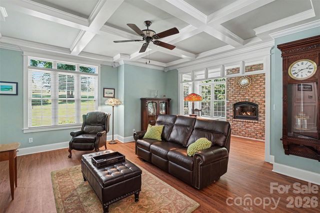 162 Twin Lakes Drive, Statesville, NC 28625