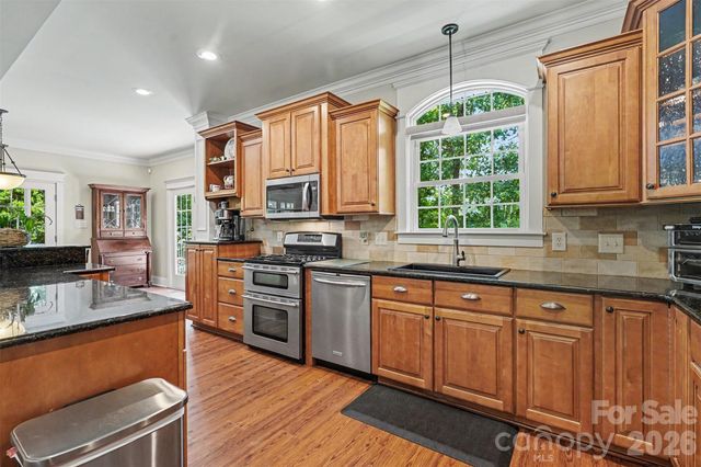 162 Twin Lakes Drive, Statesville, NC 28625