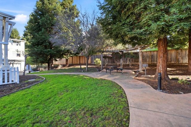 26983 Hayward Boulevard, Hayward, CA 94542