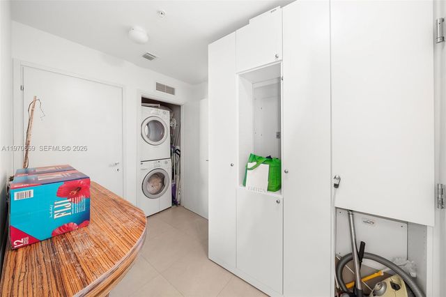 50 S Pointe Dr 1807, Miami Beach, FL 33139