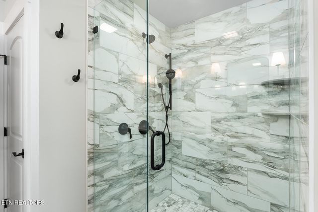 179 Island Circle, Loudon, TN 37774