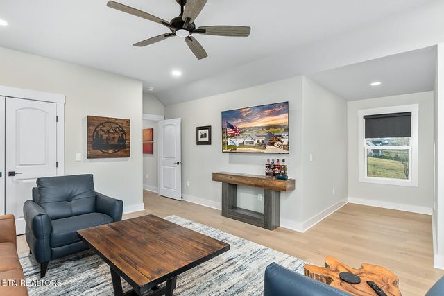 179 Island Circle, Loudon, TN 37774