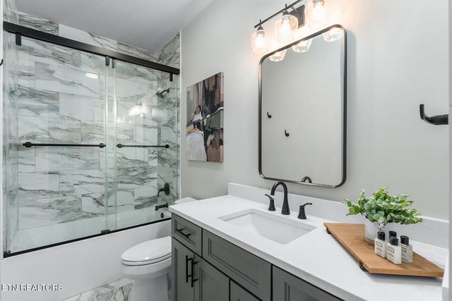 179 Island Circle, Loudon, TN 37774