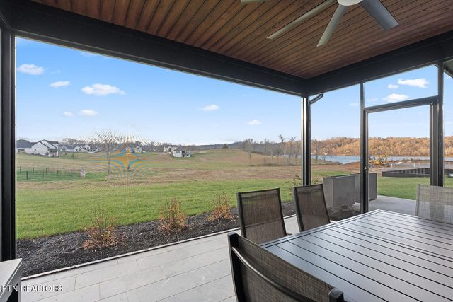 179 Island Circle, Loudon, TN 37774