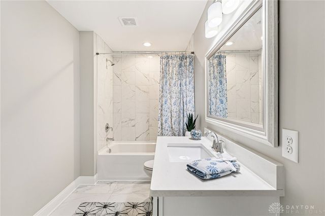 9971 Stonemeade Way, Dayton, OH 45458