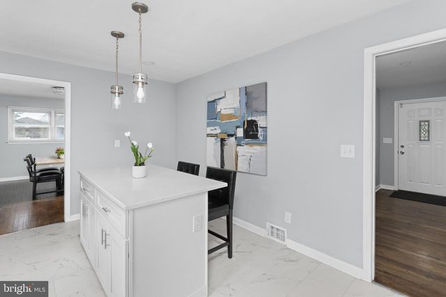 22 CORNWALL AVE, Trenton, NJ 08618