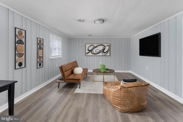 22 CORNWALL AVE, Trenton, NJ 08618