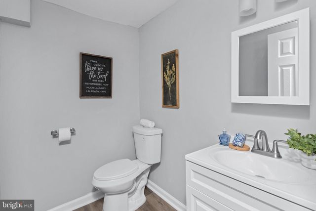 22 CORNWALL AVE, Trenton, NJ 08618