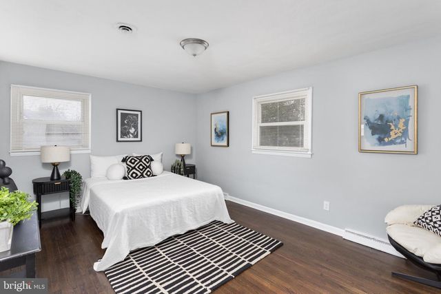 22 CORNWALL AVE, Trenton, NJ 08618