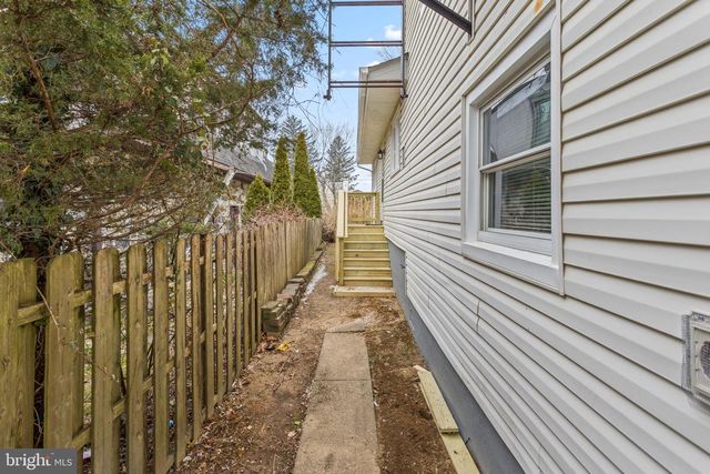 22 CORNWALL AVE, Trenton, NJ 08618