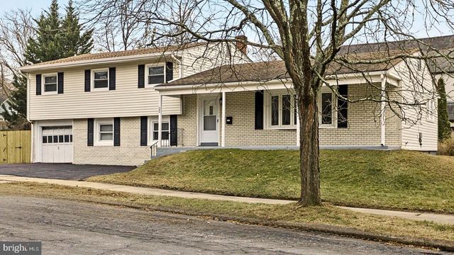 22 CORNWALL AVE, Trenton, NJ 08618