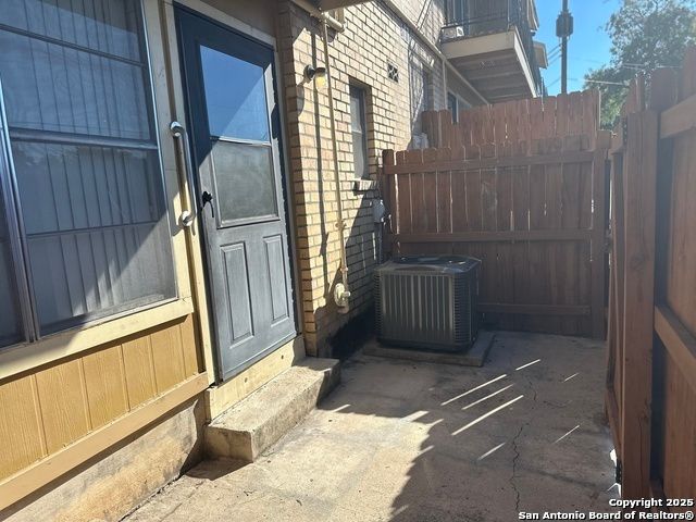911 Vance Jackson UNIT 104J, San Antonio, TX 78201