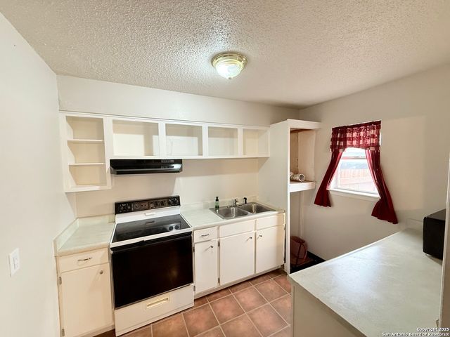 911 Vance Jackson UNIT 104J, San Antonio, TX 78201