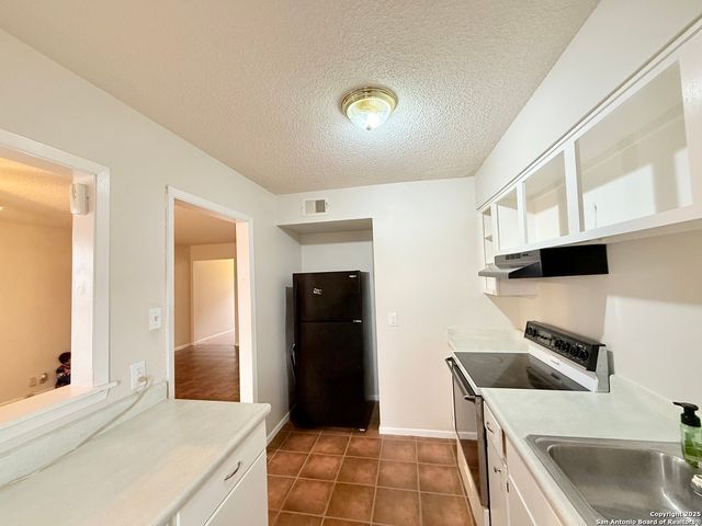 911 Vance Jackson UNIT 104J, San Antonio, TX 78201