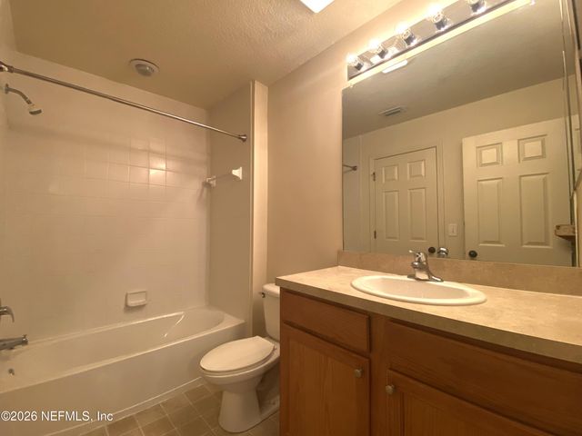 8550 ARGYLE BUSINESS Loop 906, Jacksonville, FL 32244