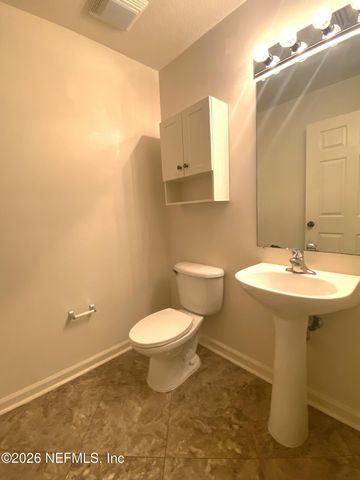 8550 ARGYLE BUSINESS Loop 906, Jacksonville, FL 32244