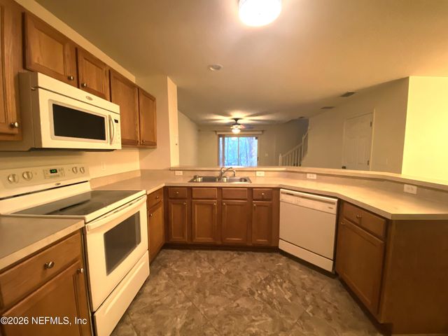 8550 ARGYLE BUSINESS Loop 906, Jacksonville, FL 32244