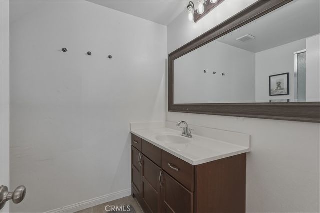 20362 Rue Crevier 605, Canyon Country, CA 91351