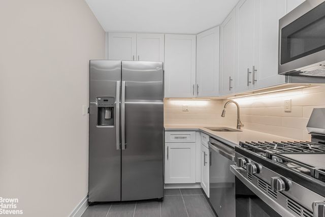 3333 Henry Hudson Pkwy Apt 20C, New York City, NY 10463
