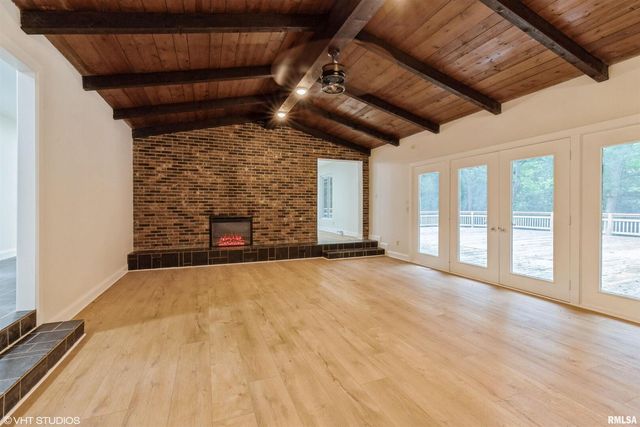 27339 SHERRY ANN Court, Donahue, IA 52746