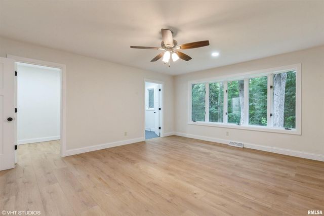 27339 SHERRY ANN Court, Donahue, IA 52746