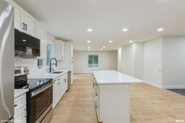 27339 SHERRY ANN Court, Donahue, IA 52746