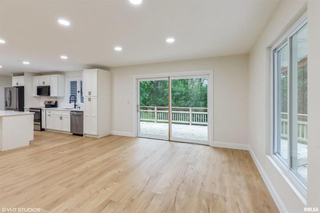 27339 SHERRY ANN Court, Donahue, IA 52746