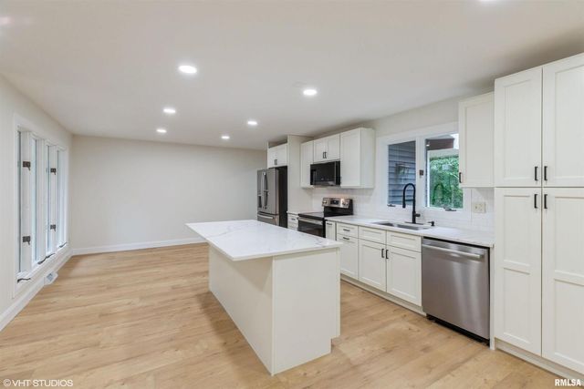 27339 SHERRY ANN Court, Donahue, IA 52746