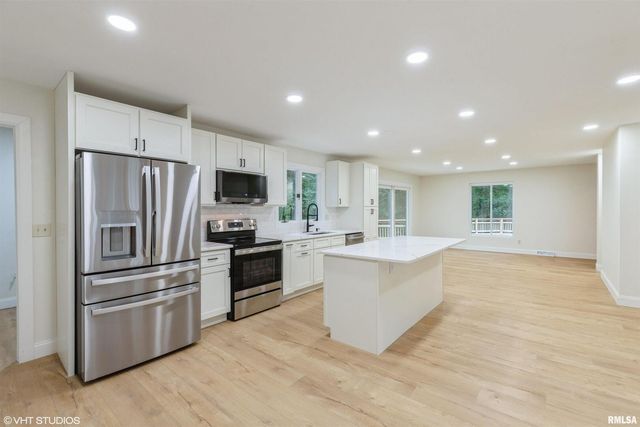 27339 SHERRY ANN Court, Donahue, IA 52746