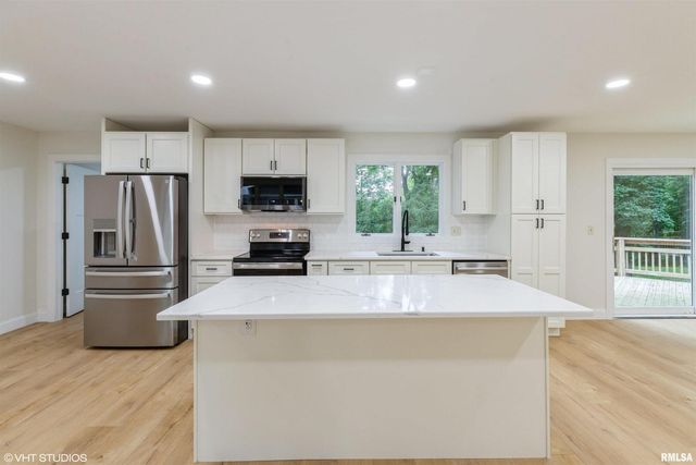 27339 SHERRY ANN Court, Donahue, IA 52746