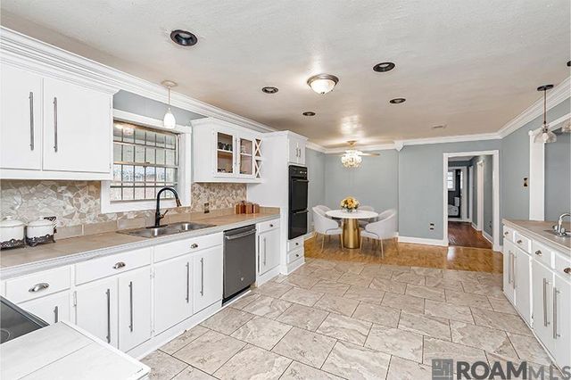 924 Valcour Dr, Baton Rouge, LA 70806