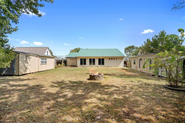 440 Cunningham Ln, Clarksville, TN 37042