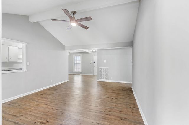 440 Cunningham Ln, Clarksville, TN 37042