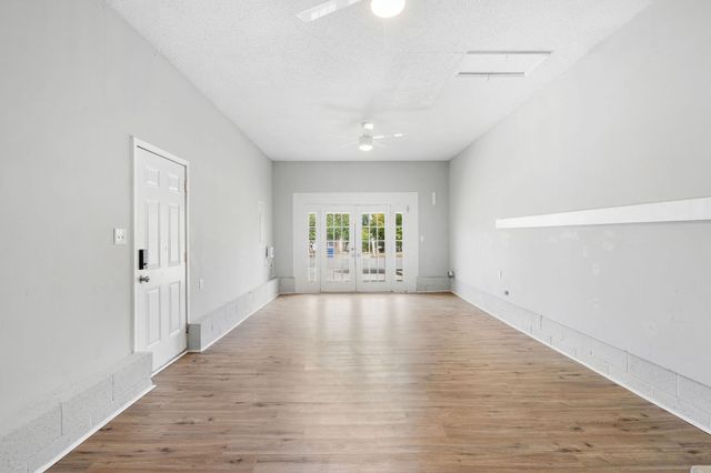 440 Cunningham Ln, Clarksville, TN 37042