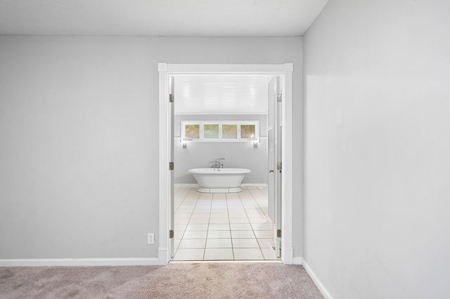 440 Cunningham Ln, Clarksville, TN 37042