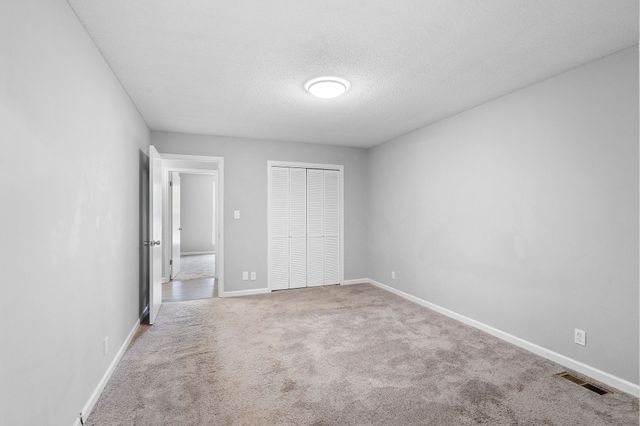 440 Cunningham Ln, Clarksville, TN 37042