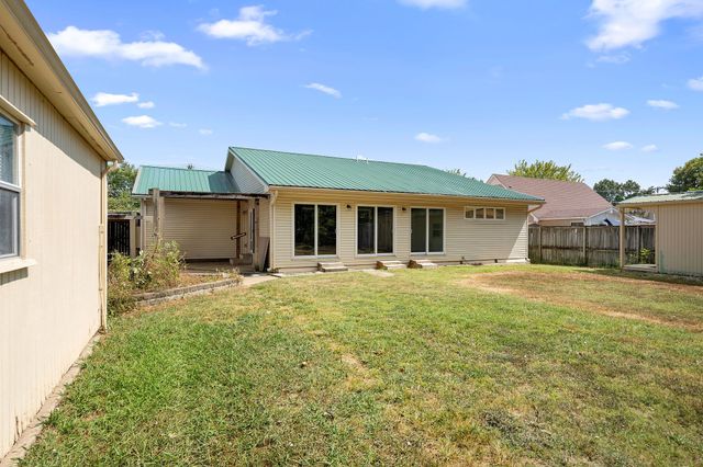 440 Cunningham Ln, Clarksville, TN 37042