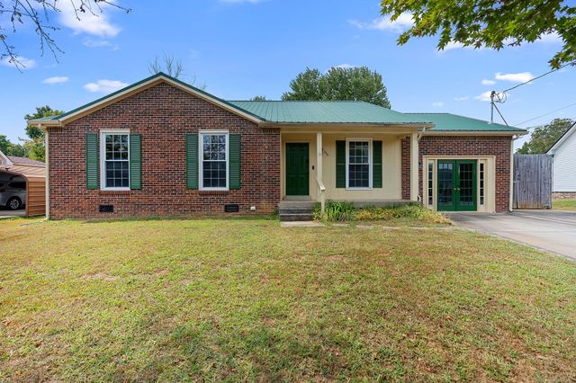 440 Cunningham Ln, Clarksville, TN 37042